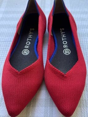 Rothy's The Point flats
Size W8